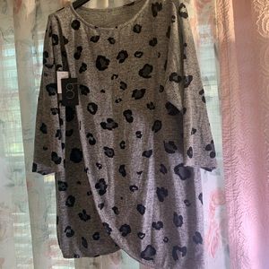 Gibson Grey Leopard Top-1X- elbow length sleeves